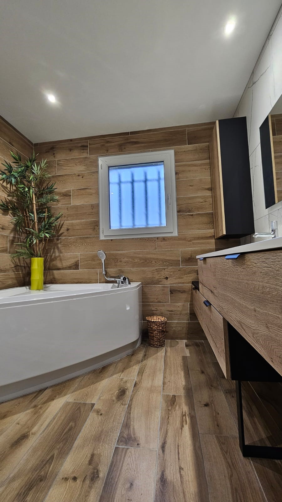 SALLE DE BAIN 1 SALLE DE BAIN 1