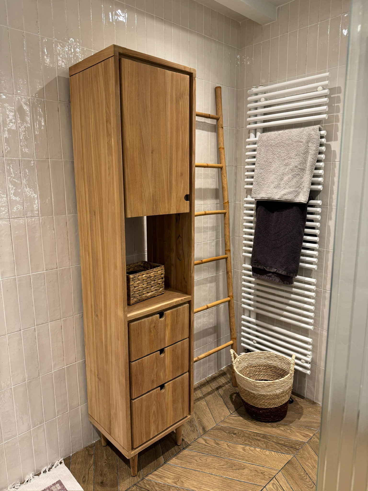 Sèche-serviette eau chaude à tubes ronds Sèche-serviette eau chaude à tubes ronds